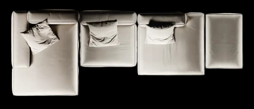 С приставным пуфом